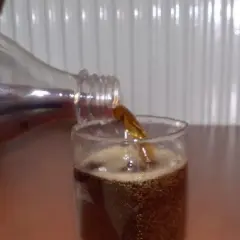 Ile kalorii ma szklanka Pepsi? Zaskakująca prawda o napoju