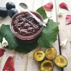 Jak zrobić powidła śliwkowe: Domowy przepis na aromatyczne powidła
