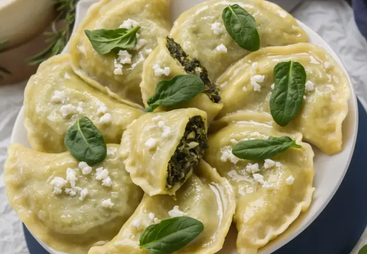 Pyszne pierogi ze szpinakiem i serem feta, które przygotowała Ania. Idealne na obiad!
