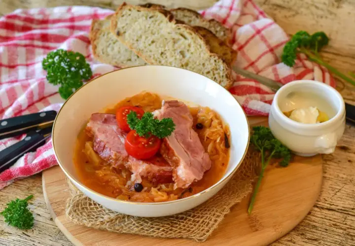  Jak długo gotować bigos? Sprawdzone przepisy na smaczny tradycyjny polski bigos