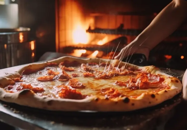 Pieczenie Pizzy w Domu: Jak, Przy Jakiej Temperaturze i Ile Czasu