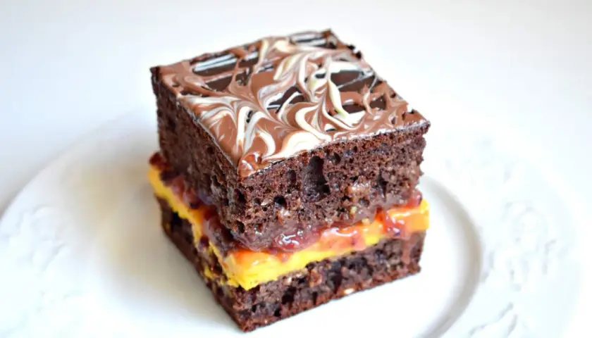 Zdrowe brownie z buraka i banana - przepis na fit deser bez cukru