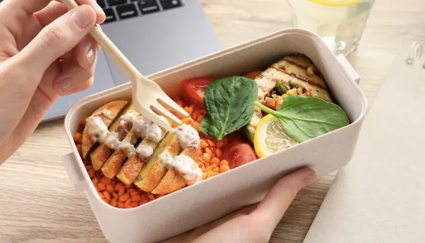 Czy można łączyć dietę pudełkową z gotowaniem?