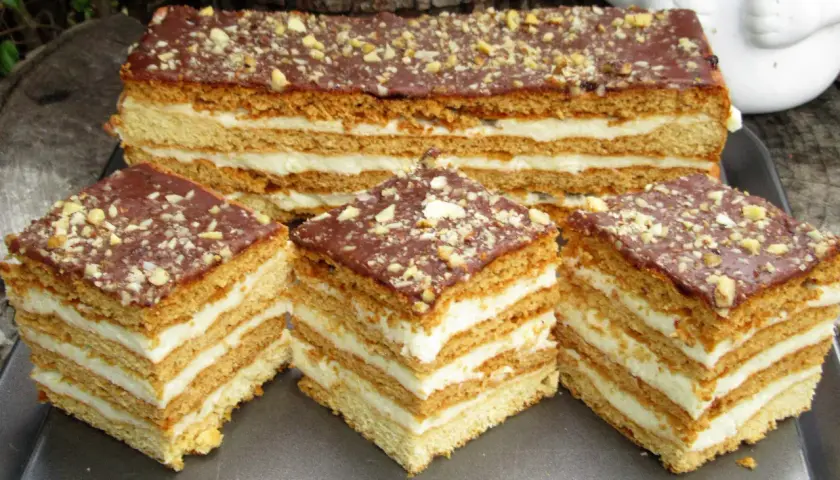  Przepis na ciasto miodowe z kaszą manną - miodownik królewski!
