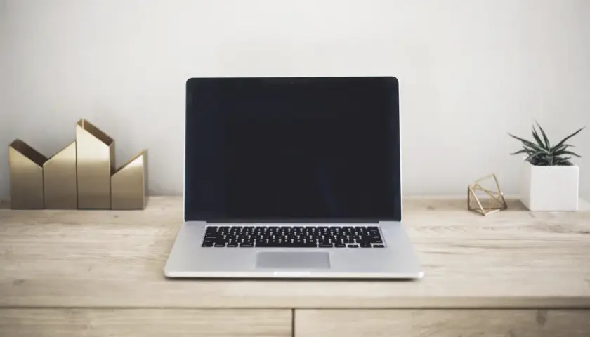 Specyfikacja laptopa bez mitów: co liczy się naprawdę, a co jest tylko marketingiem