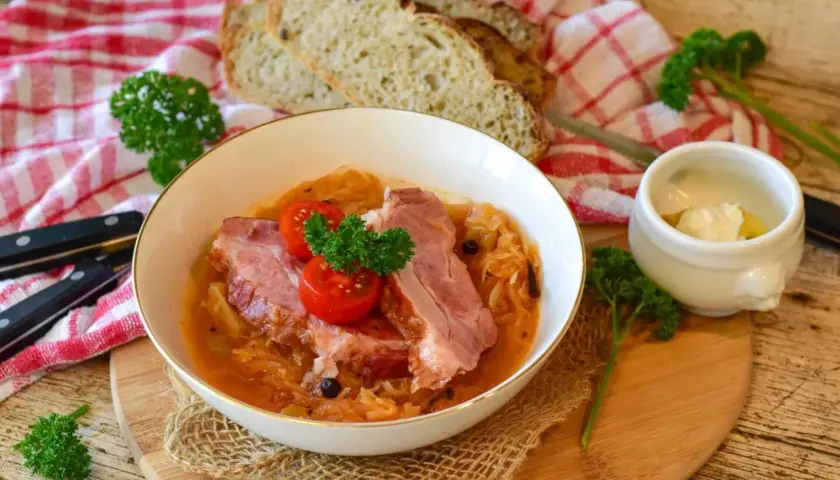  Jak długo gotować bigos? Sprawdzone przepisy na smaczny tradycyjny polski bigos