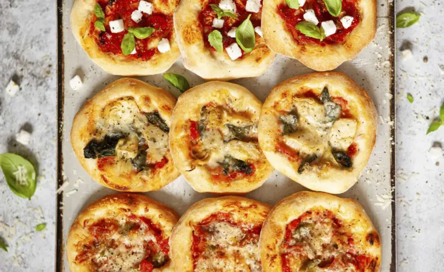 Pierogi z ciasta na pizzę: Przepis na hitowe danie!
