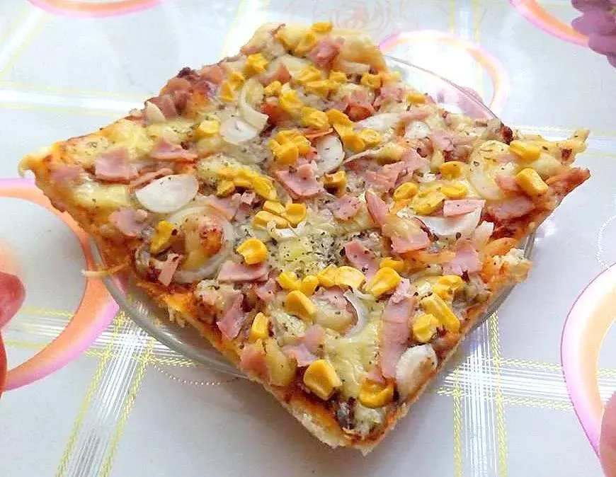  Pyszna pizza z gotowego ciasta. Jak łatwo upiec w domu?