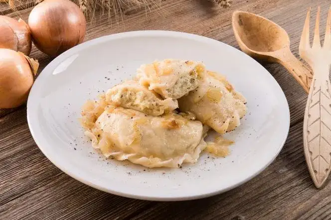 Zdjęcie Jak zrobić pierogi ruskie dietetyczne: przepis i kalorie